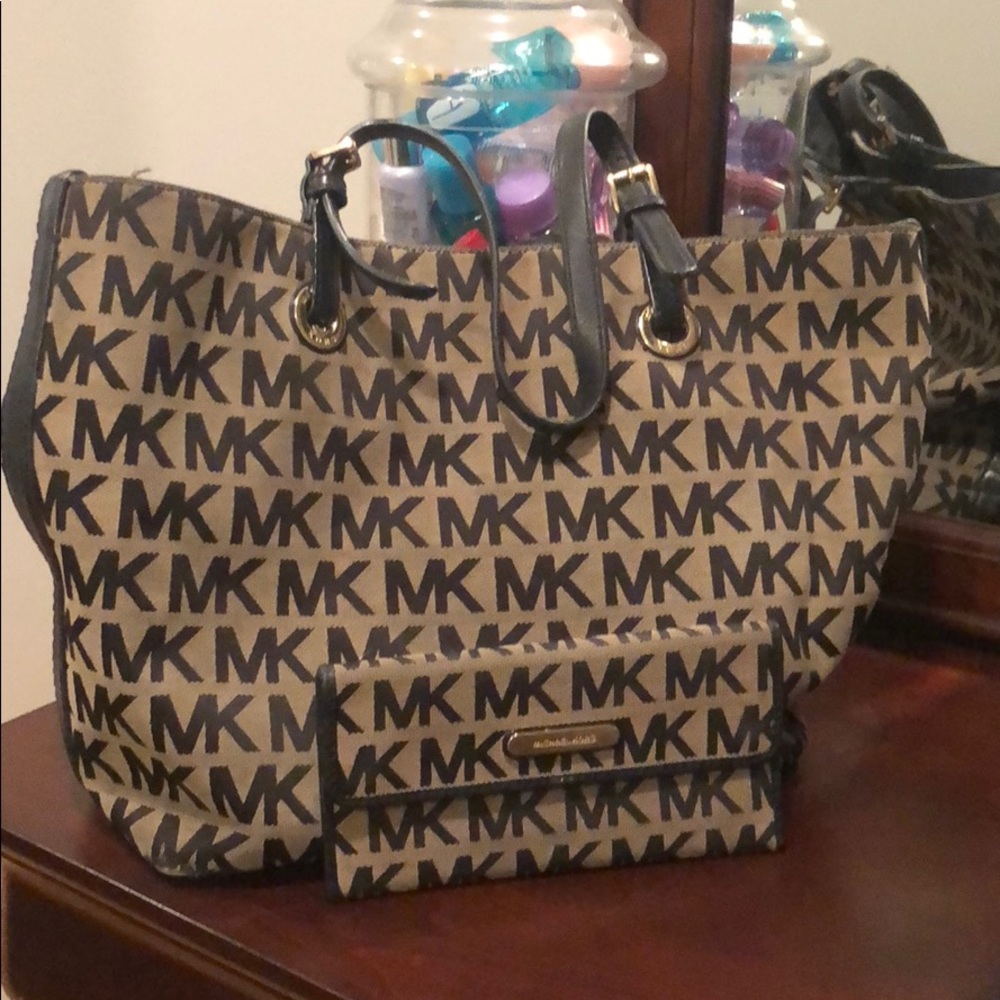 Michael Kors tote and wallet